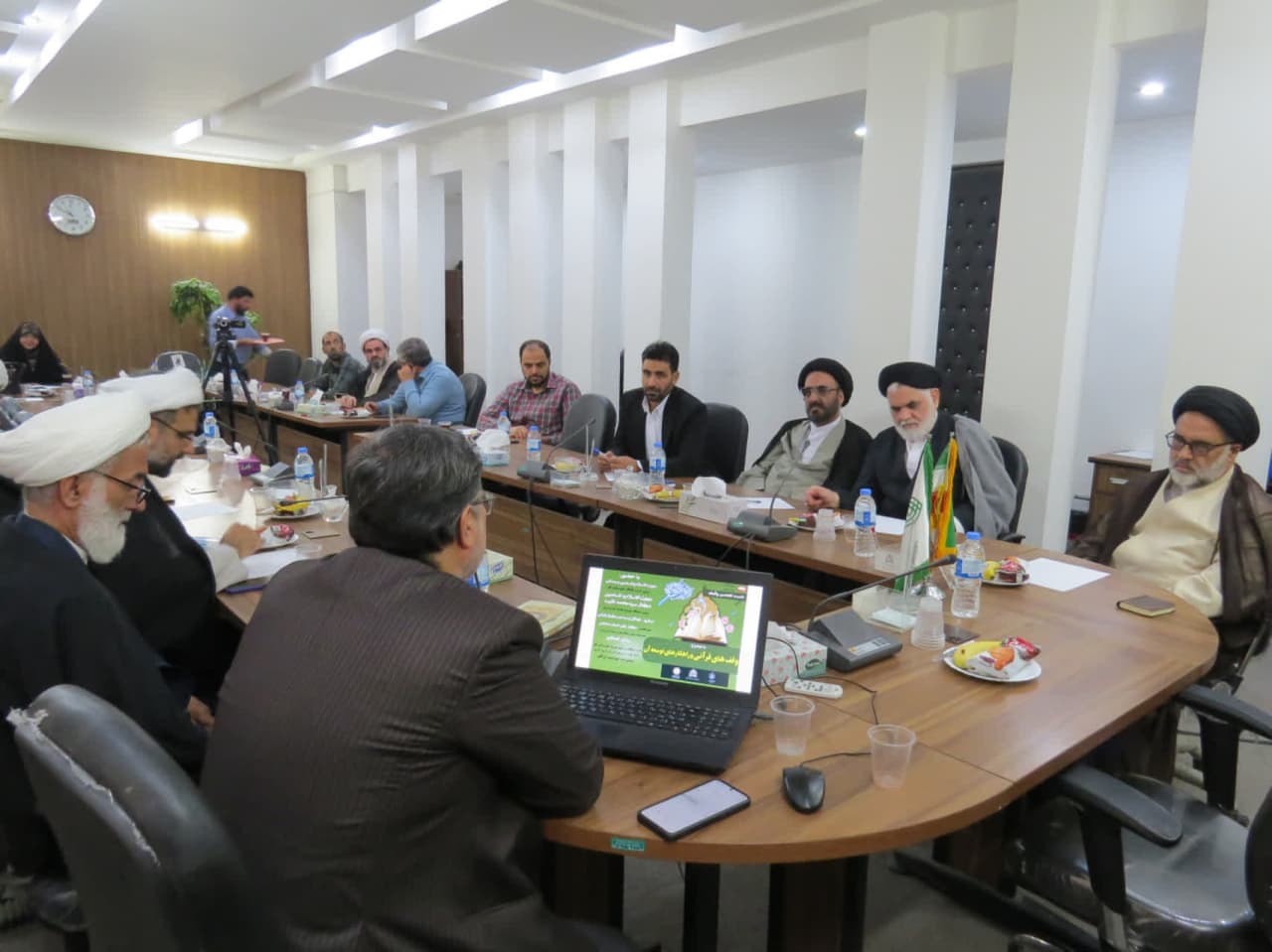 نشست تخصصی «وقفهای قرآنی و راهکارهای توسعه آن»